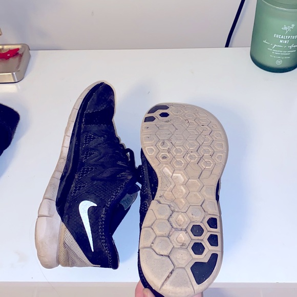 Nike | Black Shoes | 7.5 - Picture 5 of 6